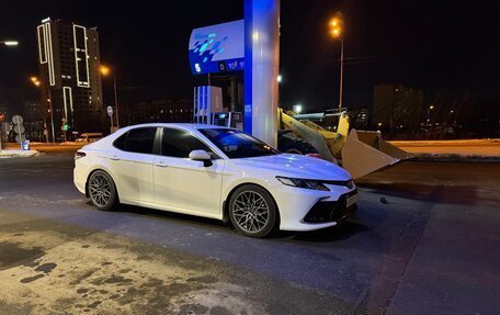 Toyota Camry, 2021 год, 3 500 000 рублей, 2 фотография