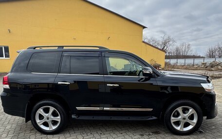 Toyota Land Cruiser 200, 2016 год, 6 450 000 рублей, 3 фотография