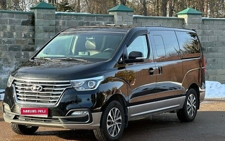 Hyundai Grand Starex Grand Starex I рестайлинг 2, 2019 год, 4 600 000 рублей, 2 фотография