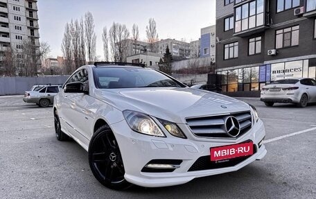 Mercedes-Benz E-Класс, 2012 год, 2 500 000 рублей, 1 фотография