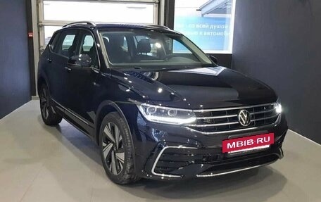 Volkswagen Tiguan II, 2021 год, 3 200 000 рублей, 3 фотография