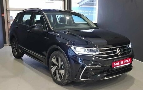 Volkswagen Tiguan II, 2021 год, 3 200 000 рублей, 4 фотография