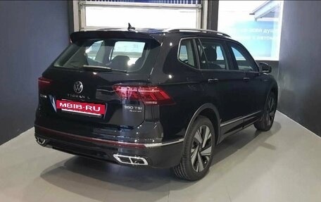 Volkswagen Tiguan II, 2021 год, 3 200 000 рублей, 5 фотография