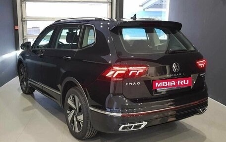 Volkswagen Tiguan II, 2021 год, 3 200 000 рублей, 9 фотография