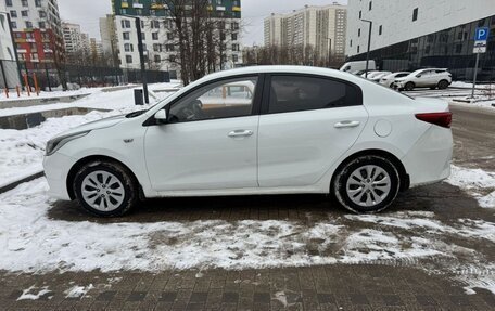 KIA Rio IV, 2018 год, 1 240 000 рублей, 2 фотография