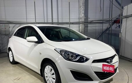 Hyundai i30 II рестайлинг, 2013 год, 899 000 рублей, 3 фотография