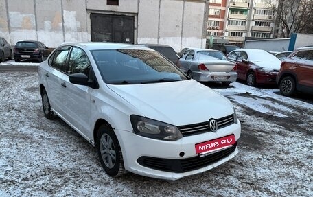 Volkswagen Polo VI (EU Market), 2011 год, 450 000 рублей, 2 фотография