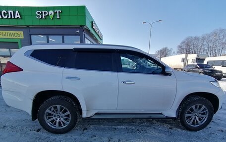 Mitsubishi Pajero Sport III рестайлинг, 2019 год, 3 600 000 рублей, 3 фотография