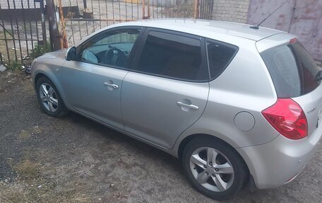 KIA cee'd I рестайлинг, 2009 год, 740 000 рублей, 2 фотография