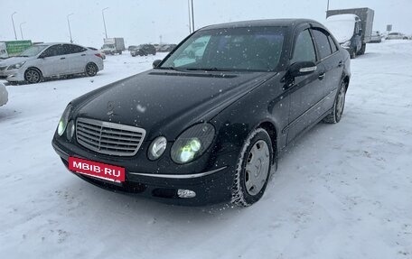 Mercedes-Benz E-Класс, 2004 год, 850 000 рублей, 3 фотография