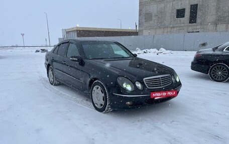 Mercedes-Benz E-Класс, 2004 год, 850 000 рублей, 4 фотография