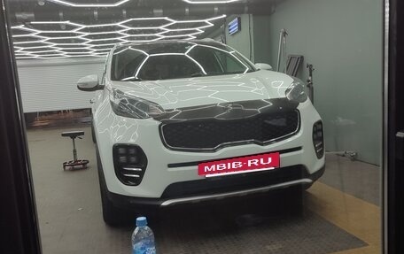 KIA Sportage IV рестайлинг, 2018 год, 2 000 000 рублей, 2 фотография