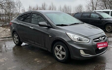 Hyundai Solaris II рестайлинг, 2011 год, 735 000 рублей, 9 фотография