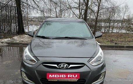 Hyundai Solaris II рестайлинг, 2011 год, 735 000 рублей, 16 фотография