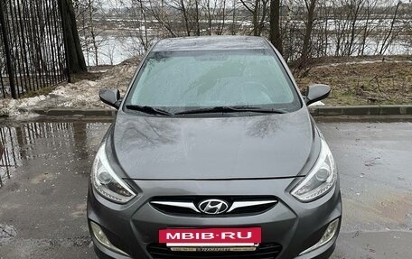 Hyundai Solaris II рестайлинг, 2011 год, 735 000 рублей, 17 фотография