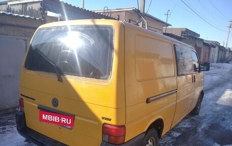 Volkswagen Transporter T4, 2000 год, 700 000 рублей, 2 фотография