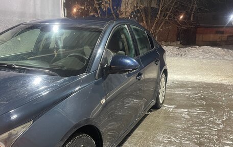 Chevrolet Cruze II, 2010 год, 640 000 рублей, 5 фотография