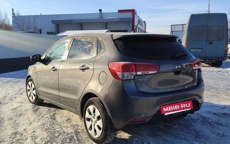 KIA Rio III рестайлинг, 2016 год, 870 000 рублей, 3 фотография