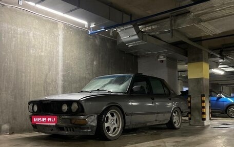 BMW 5 серия, 1983 год, 220 000 рублей, 12 фотография