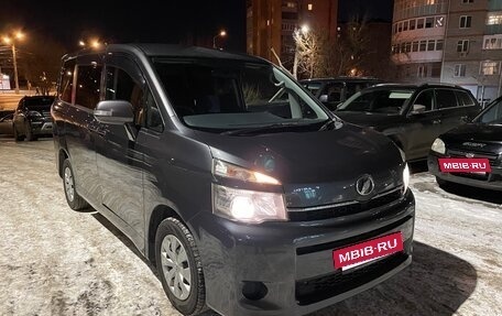 Toyota Voxy II, 2011 год, 1 270 000 рублей, 2 фотография