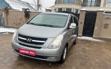 Hyundai Grand Starex Grand Starex I рестайлинг 2, 2015 год, 2 910 000 рублей, 28 фотография