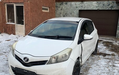 Toyota Vitz, 2012 год, 650 000 рублей, 2 фотография