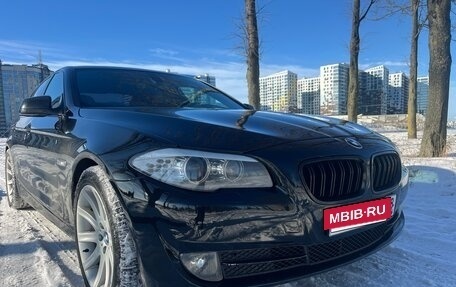 BMW 5 серия, 2010 год, 1 310 000 рублей, 2 фотография