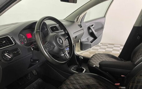 Volkswagen Polo VI (EU Market), 2011 год, 750 000 рублей, 14 фотография