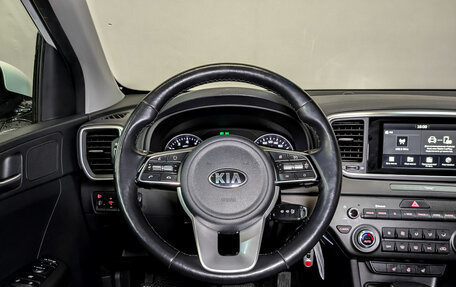 KIA Sportage IV рестайлинг, 2019 год, 2 430 000 рублей, 21 фотография