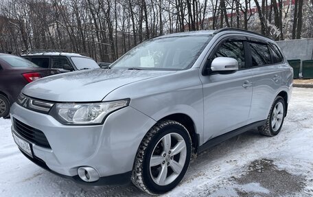 Mitsubishi Outlander III рестайлинг 3, 2012 год, 1 480 000 рублей, 8 фотография