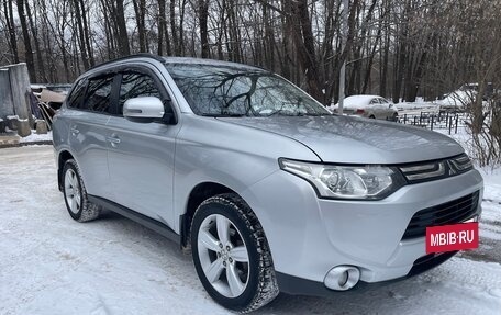 Mitsubishi Outlander III рестайлинг 3, 2012 год, 1 480 000 рублей, 9 фотография