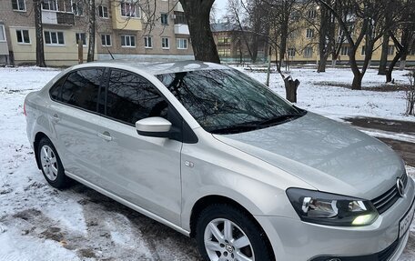 Volkswagen Polo VI (EU Market), 2012 год, 800 000 рублей, 2 фотография