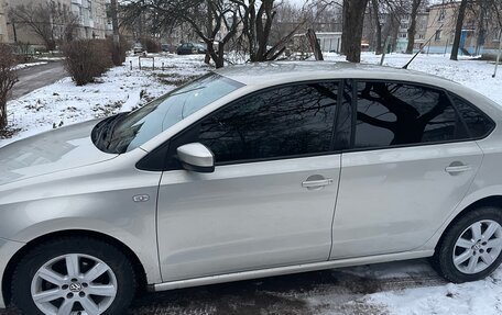 Volkswagen Polo VI (EU Market), 2012 год, 800 000 рублей, 3 фотография