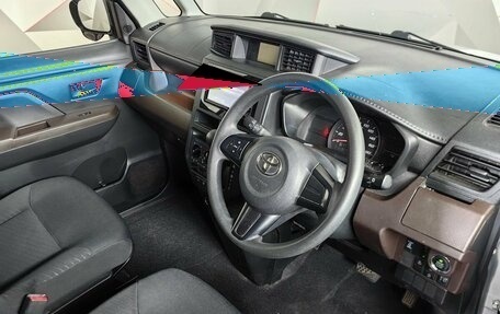 Toyota Roomy I, 2017 год, 899 000 рублей, 11 фотография