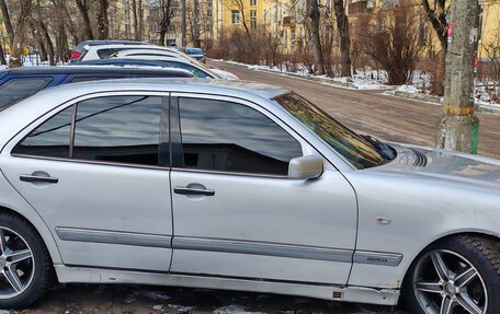 Mercedes-Benz E-Класс, 1998 год, 350 000 рублей, 8 фотография