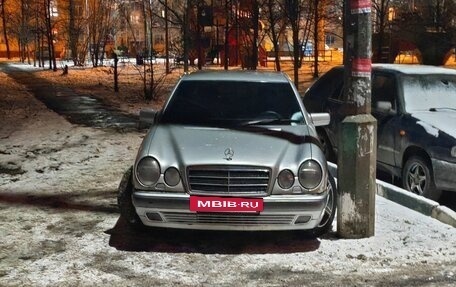 Mercedes-Benz E-Класс, 1998 год, 350 000 рублей, 5 фотография