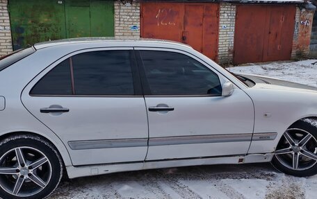 Mercedes-Benz E-Класс, 1998 год, 350 000 рублей, 9 фотография