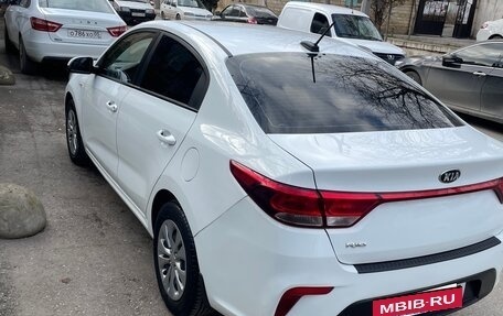 KIA Rio IV, 2018 год, 1 200 000 рублей, 2 фотография