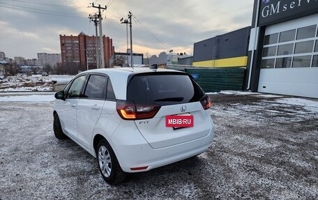 Honda Fit, 2020 год, 1 700 000 рублей, 3 фотография