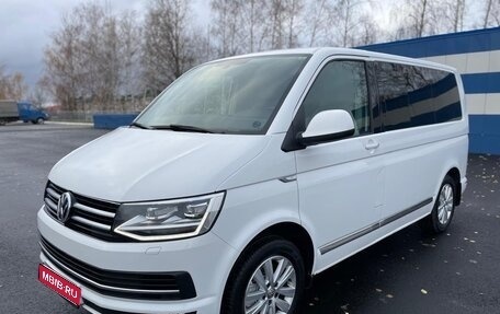 Volkswagen Multivan T6 рестайлинг, 2015 год, 3 505 000 рублей, 1 фотография