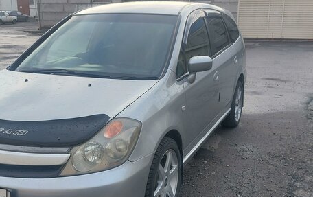 Honda Stream I рестайлинг, 2004 год, 800 000 рублей, 2 фотография