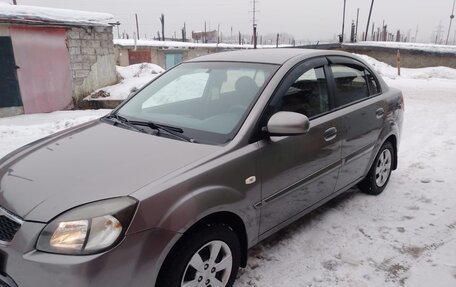 KIA Rio II, 2011 год, 610 000 рублей, 6 фотография