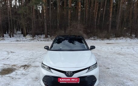 Toyota Camry, 2018 год, 2 800 000 рублей, 2 фотография