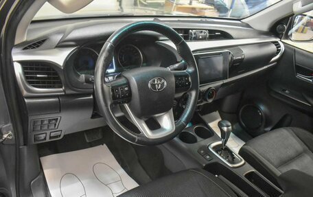 Toyota Hilux VIII, 2016 год, 3 219 000 рублей, 7 фотография