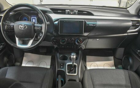 Toyota Hilux VIII, 2016 год, 3 219 000 рублей, 6 фотография