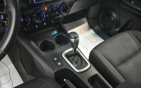 Toyota Hilux VIII, 2016 год, 3 219 000 рублей, 18 фотография