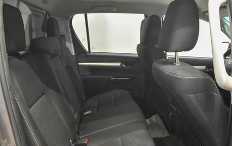 Toyota Hilux VIII, 2016 год, 3 219 000 рублей, 20 фотография