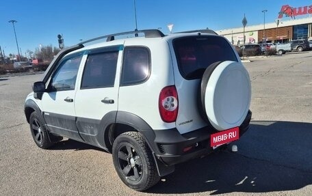 Chevrolet Niva I рестайлинг, 2015 год, 760 000 рублей, 2 фотография