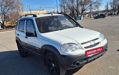 Chevrolet Niva I рестайлинг, 2015 год, 760 000 рублей, 3 фотография