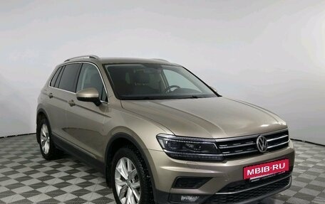 Volkswagen Tiguan II, 2018 год, 3 120 000 рублей, 2 фотография